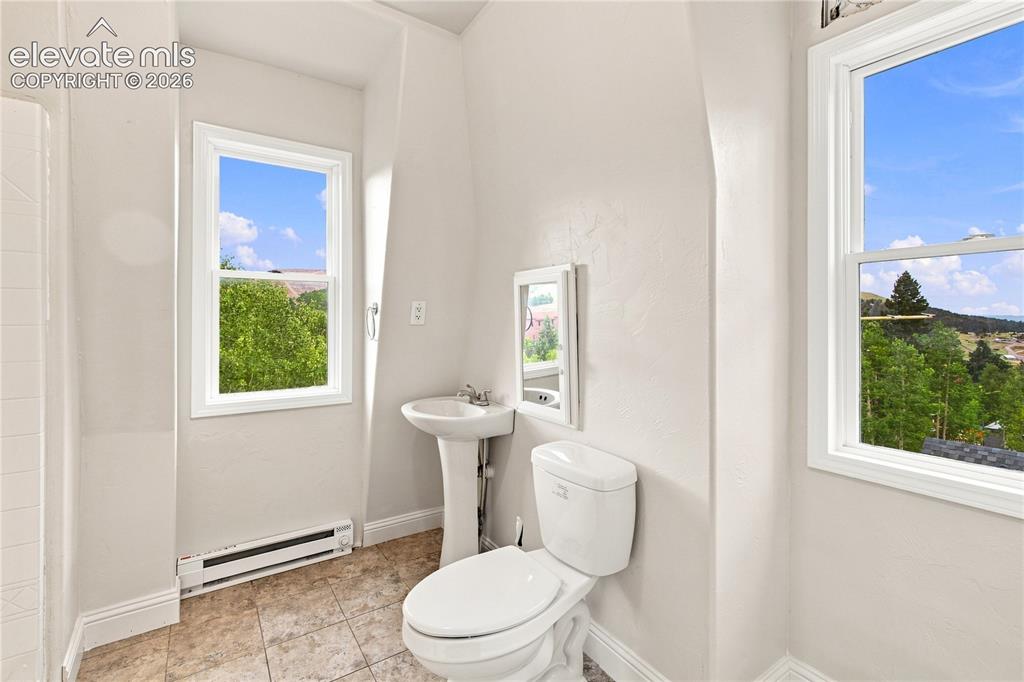 Image 29 of 43: Bathroom