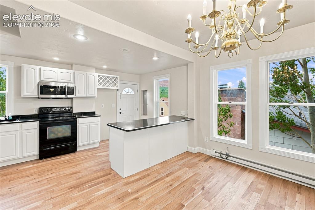 Image 8 of 43: Kitchen