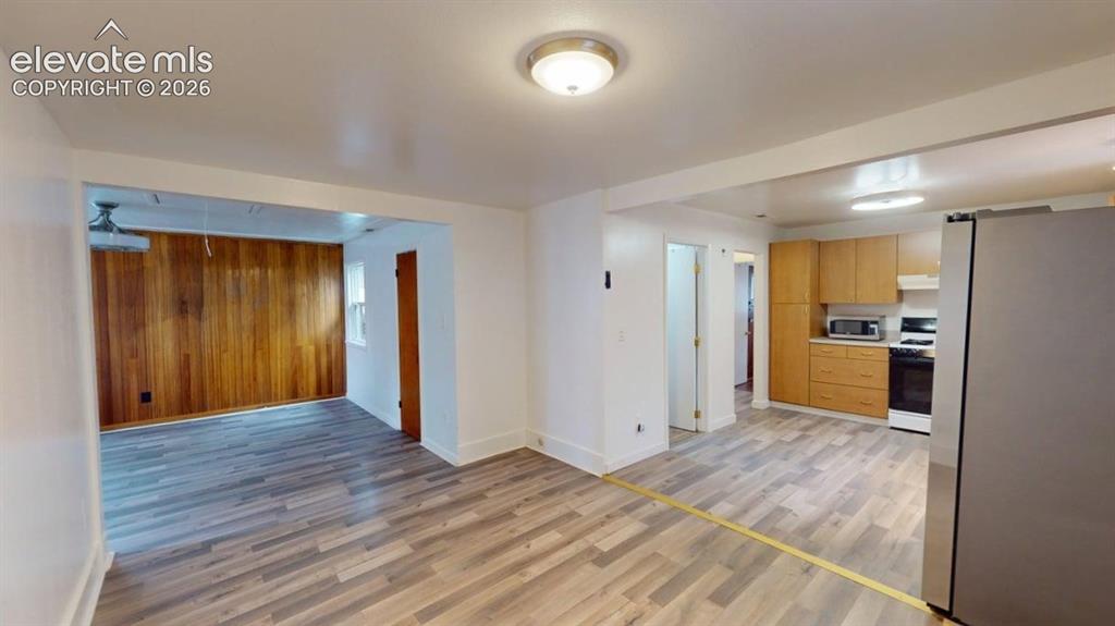 Image 14 of 49: Dining Area