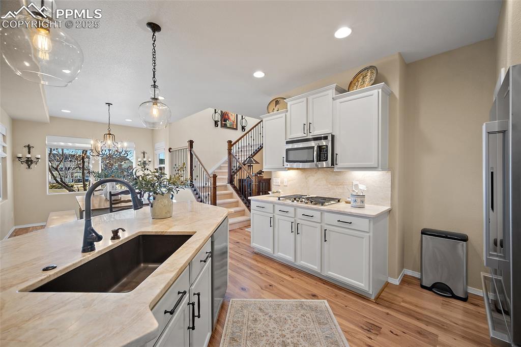 Image 10 of 45: Kitchen