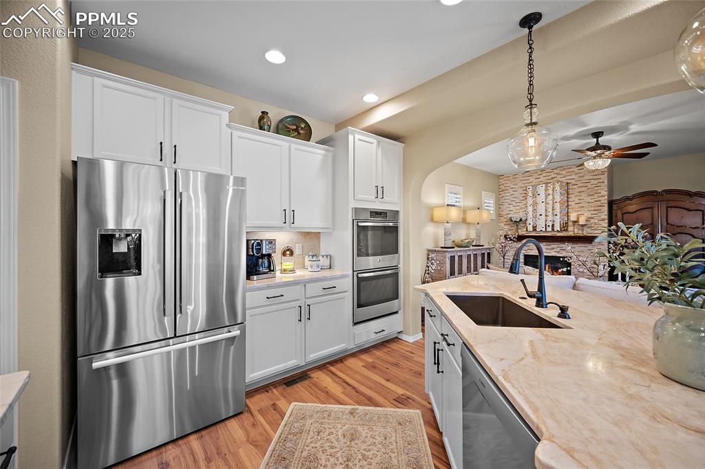 Image 11 of 45: Kitchen