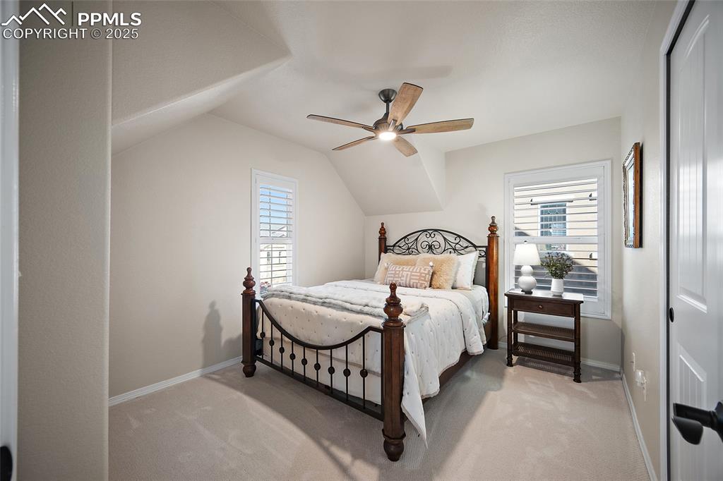 Image 17 of 45: Bedroom