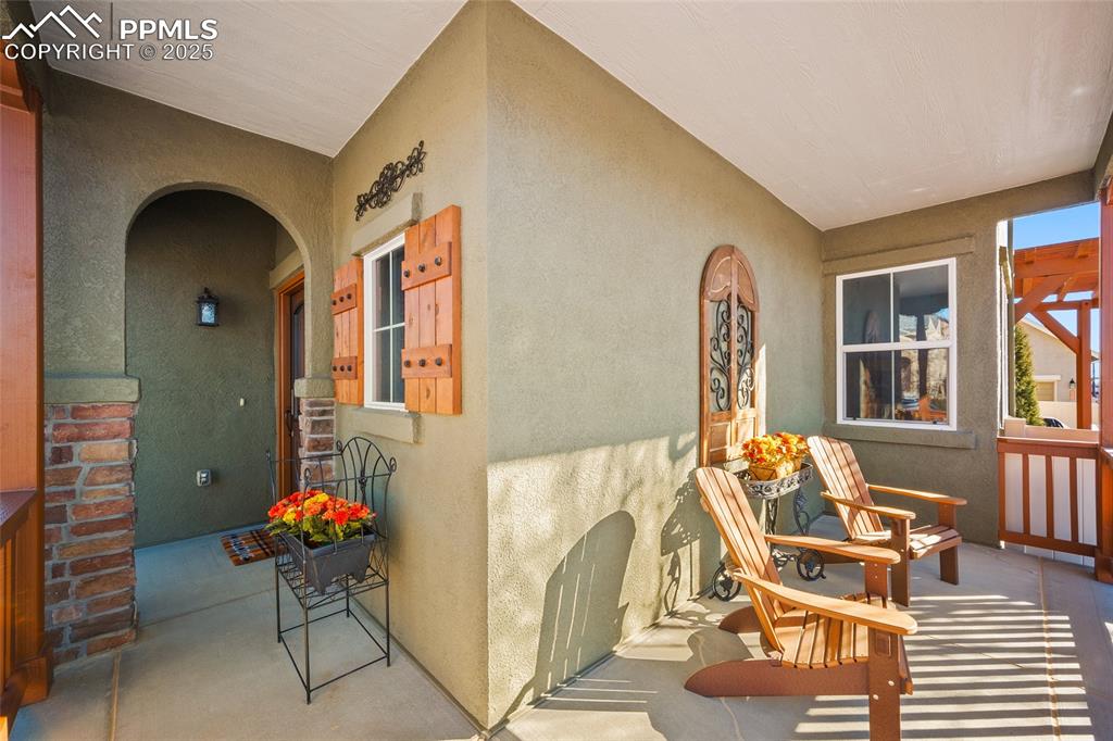 Image 5 of 45: Patio