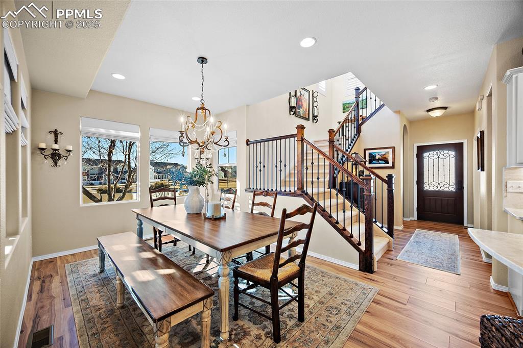 Image 8 of 45: Dining Area