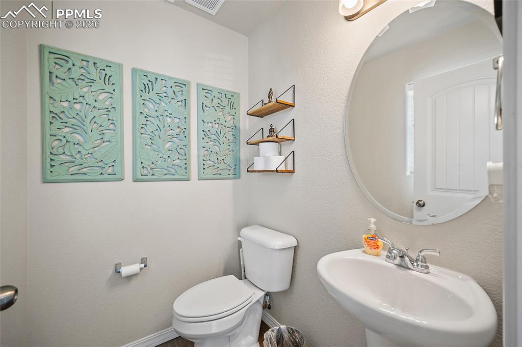 Image 10 of 41: Bathroom