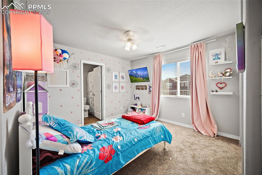 Image 22 of 41: Bedroom