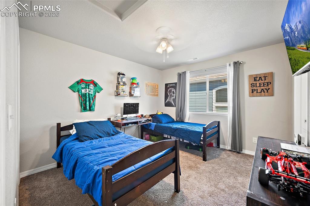 Image 25 of 41: Bedroom