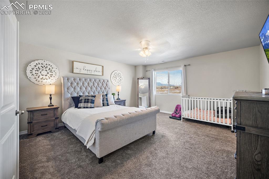 Image 28 of 41: Bedroom