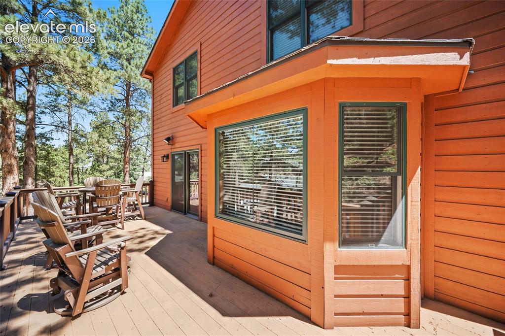 Image 41 of 45: Large Back Deck