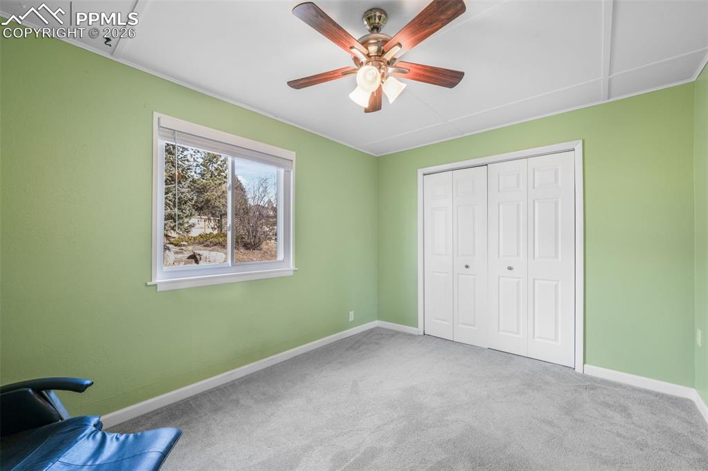 Image 14 of 50: Bedroom