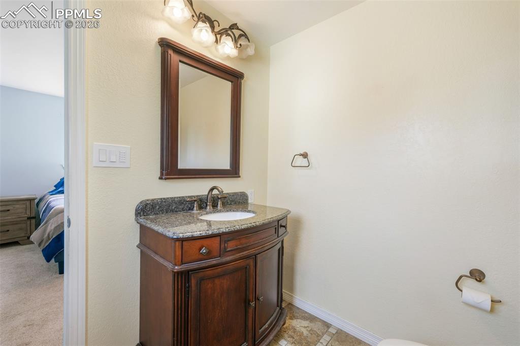 Image 38 of 50: Bathroom