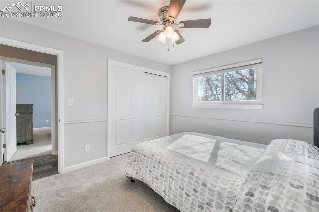 Image 40 of 50: Bedroom