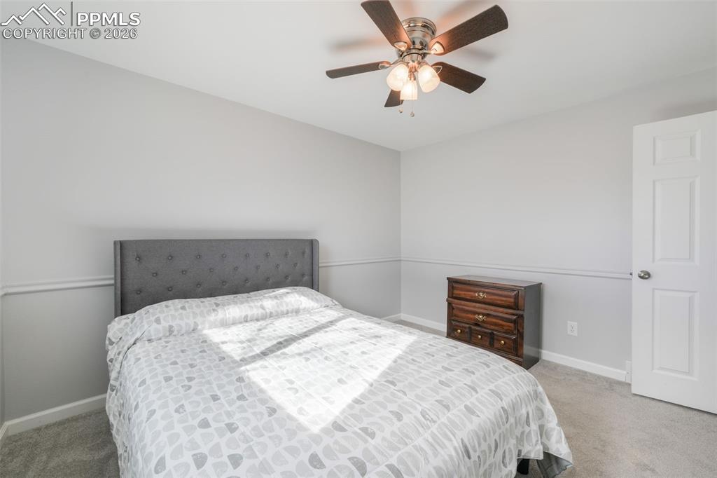 Image 41 of 50: Bedroom