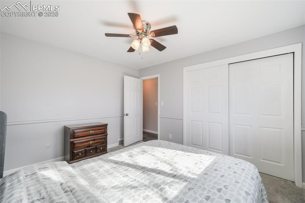 Image 42 of 50: Bedroom