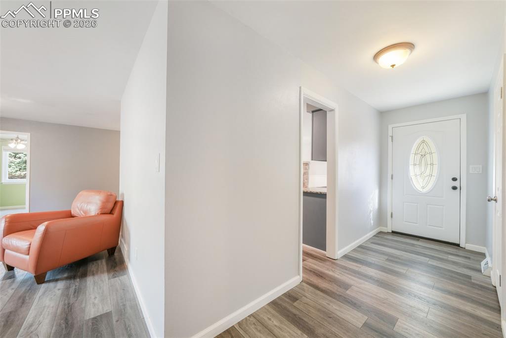 Image 43 of 50: Entry