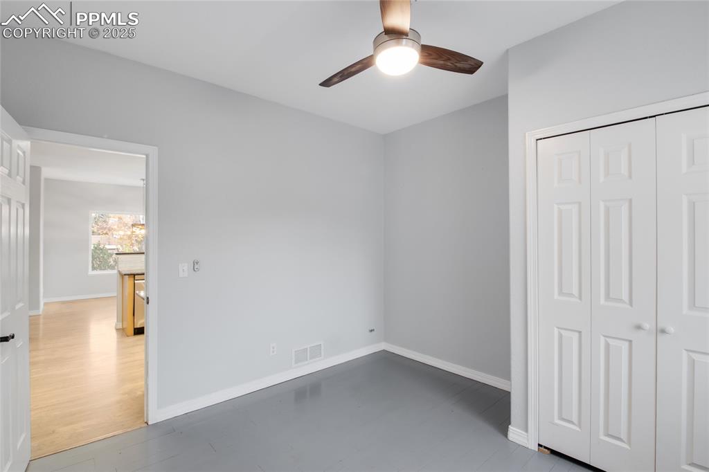 Image 23 of 45: Bedroom