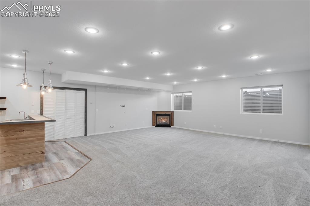 Image 33 of 45: Living Room