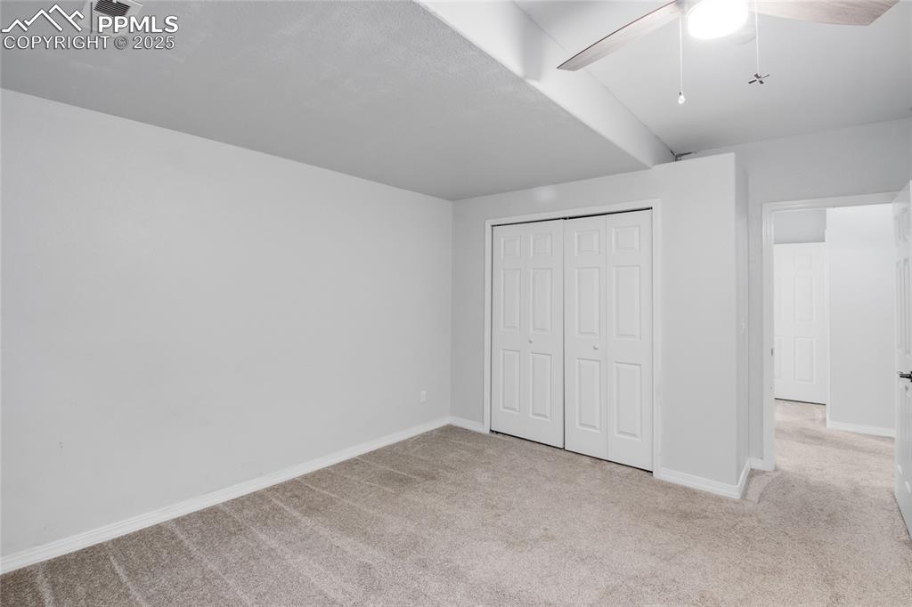 Image 38 of 45: Bedroom