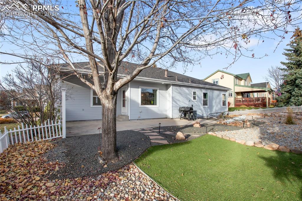 Image 7 of 45: Back of Structure