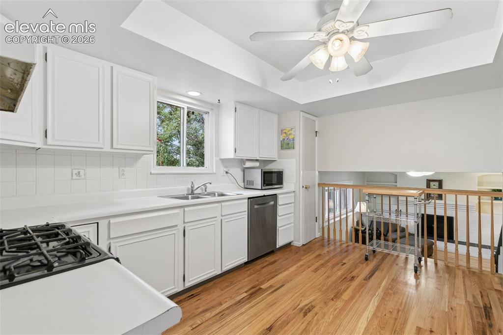 Image 10 of 48: Complete with pantry!