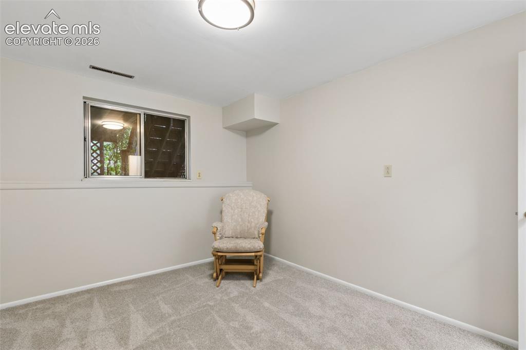 Image 45 of 48: Bedroom