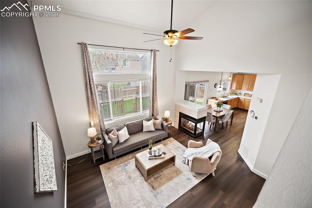 Image 15 of 41: Living Room