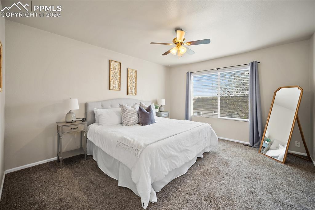 Image 18 of 41: Bedroom