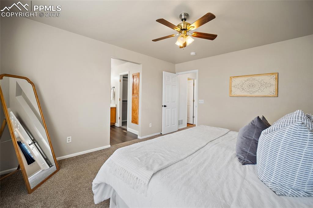 Image 20 of 41: Bedroom