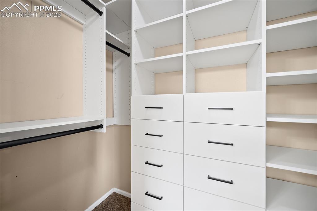 Image 26 of 41: Closet