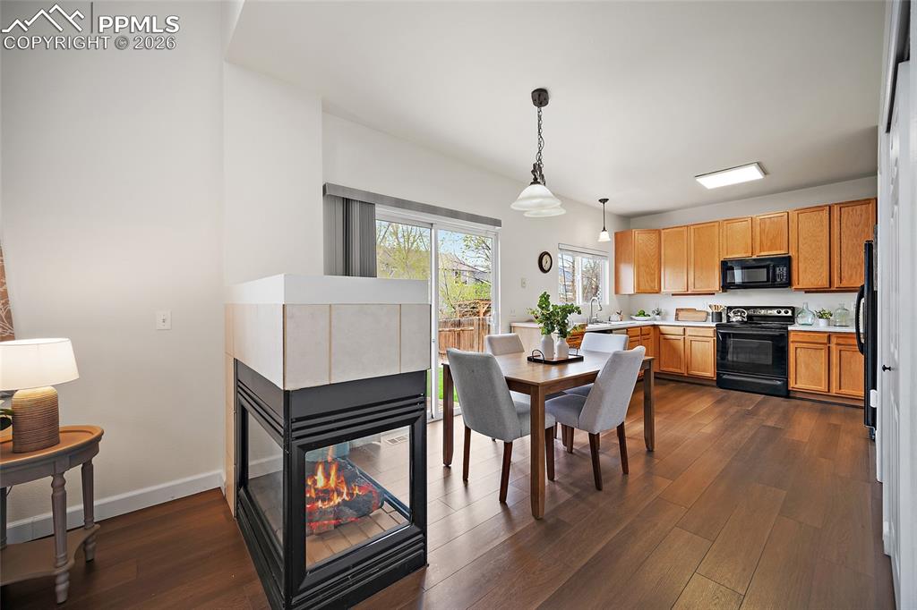 Image 6 of 41: Dining Area