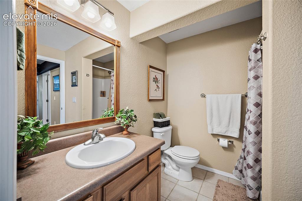 Image 30 of 47: Bathroom