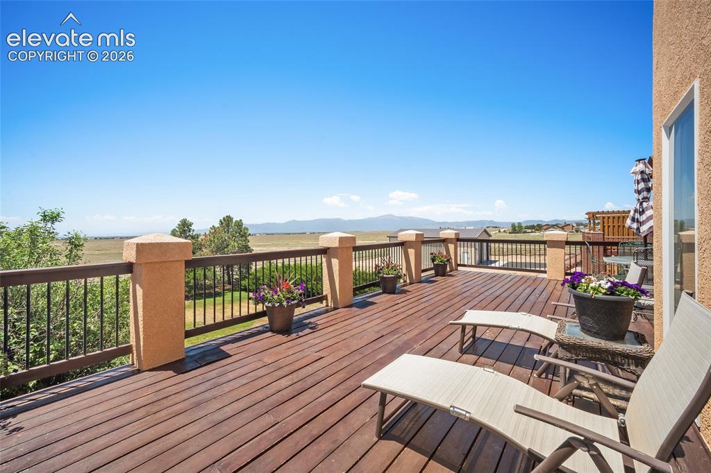 Image 35 of 47: Deck