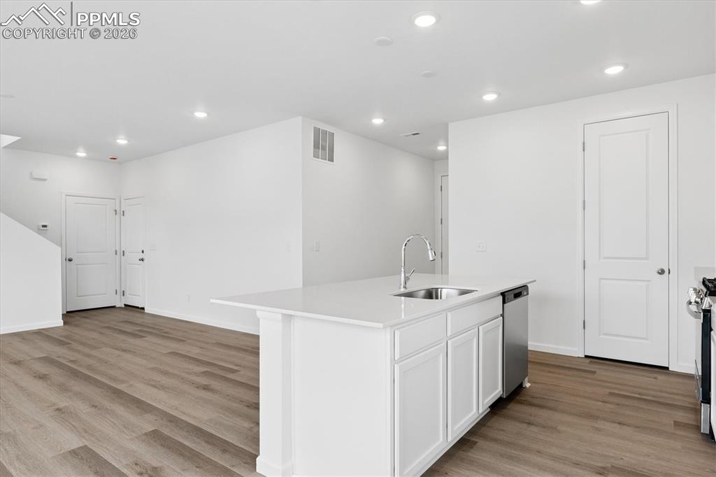 Image 4 of 22: No Description Available