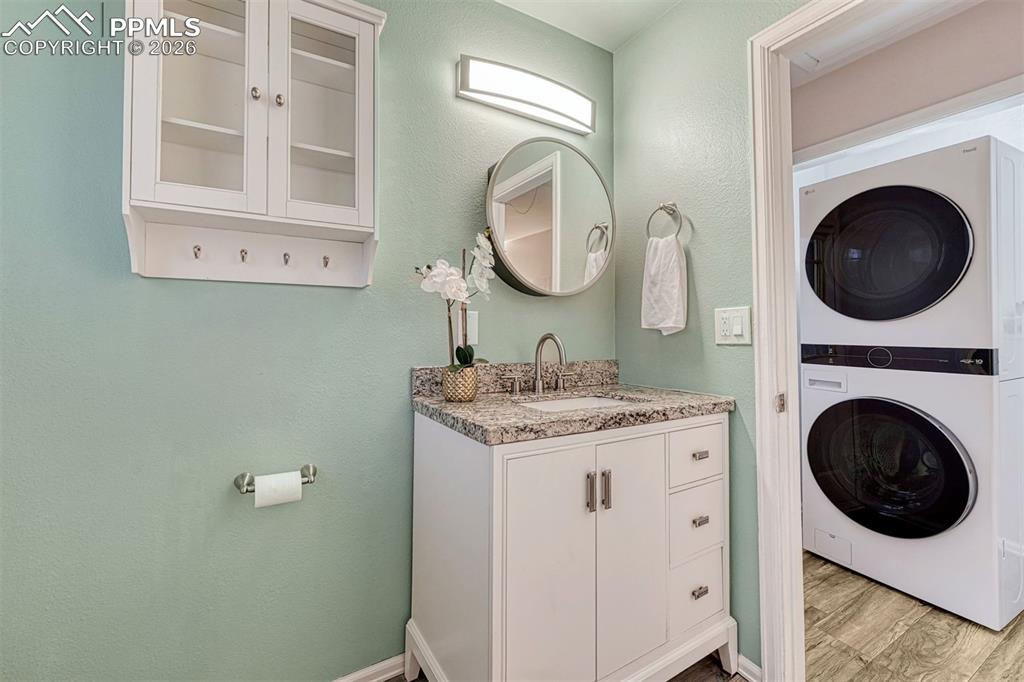 Image 13 of 30: Updated bathroom with modern finishes
