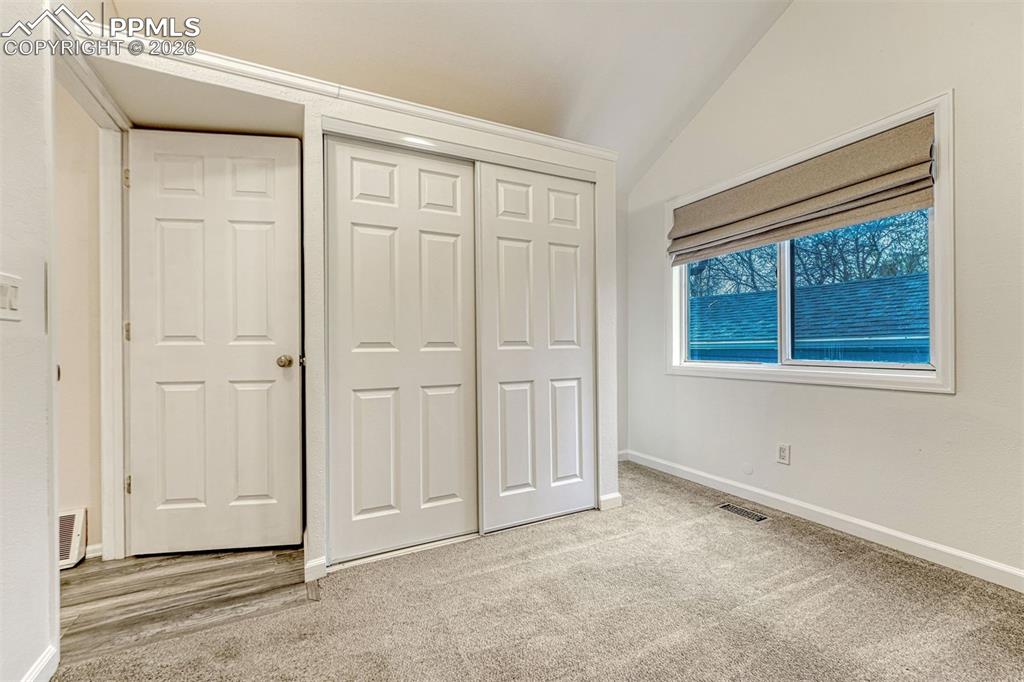 Image 17 of 30: Bedroom