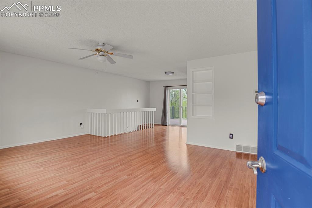 Image 3 of 31: open floorplan