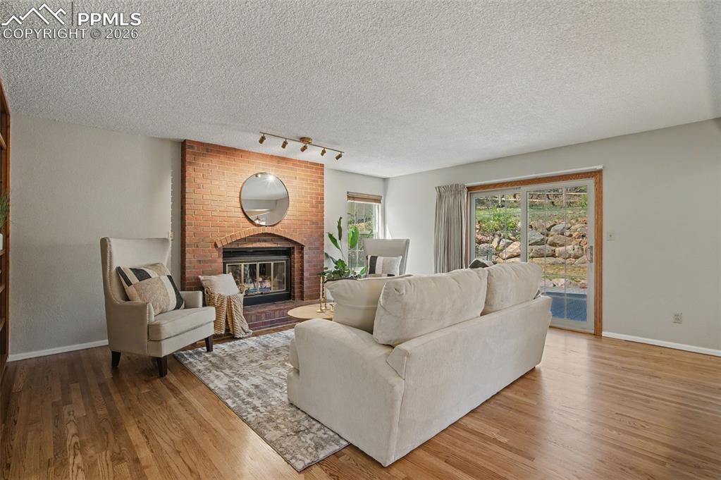 Image 11 of 49: Living Room
