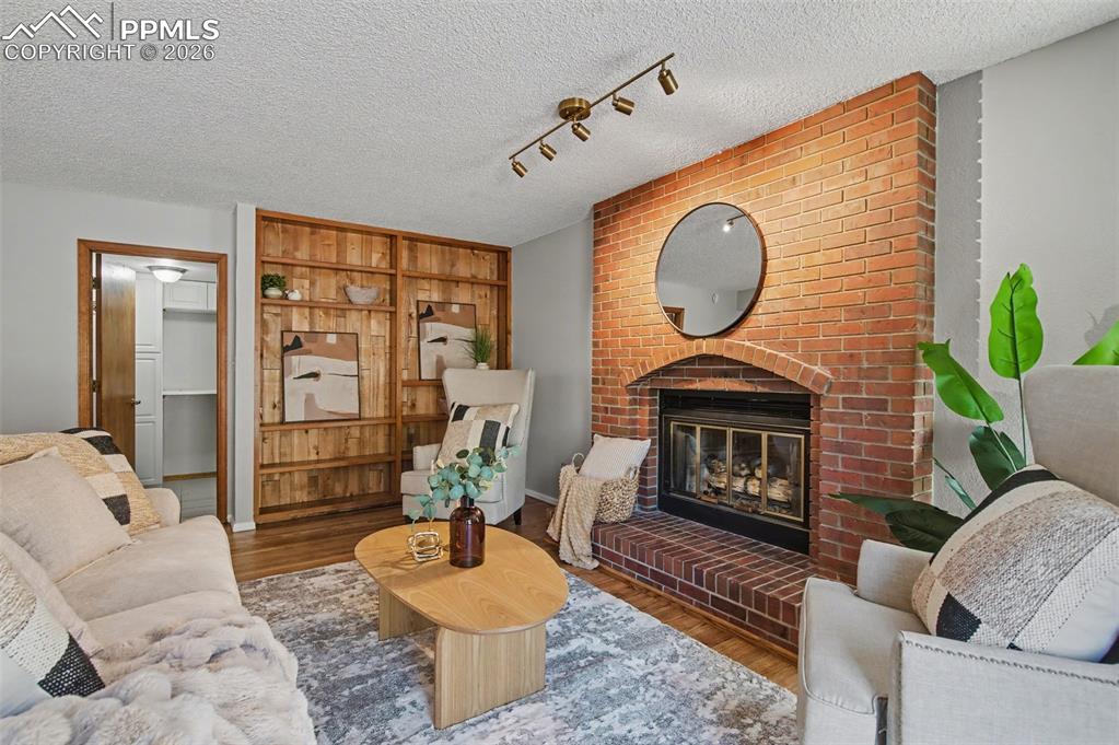 Image 14 of 49: Living Room
