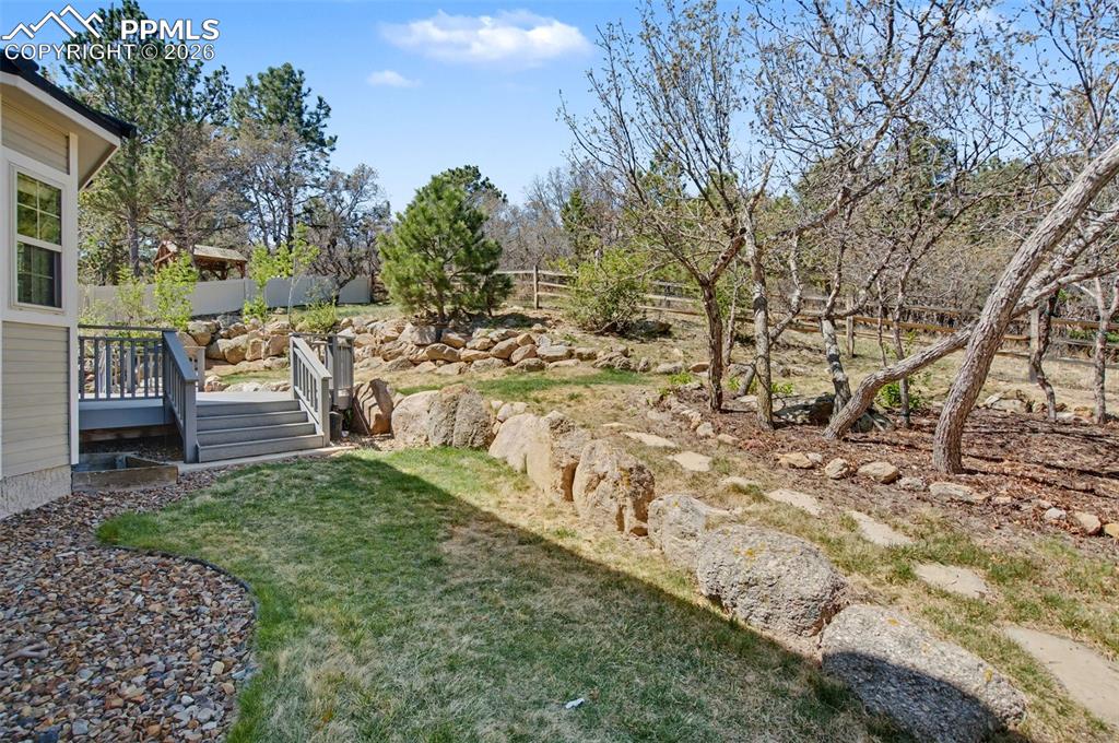 Image 40 of 49: Yard