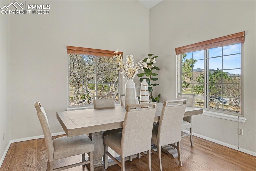 Image 9 of 49: Dining Area