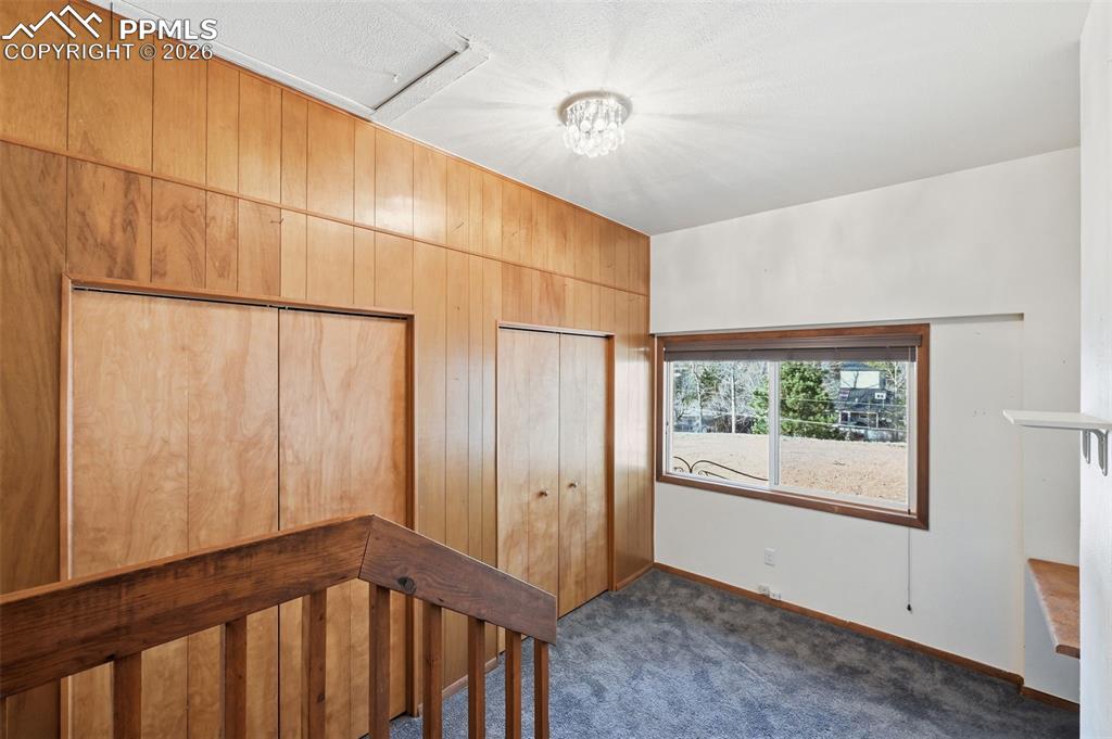 Image 13 of 31: Bedroom