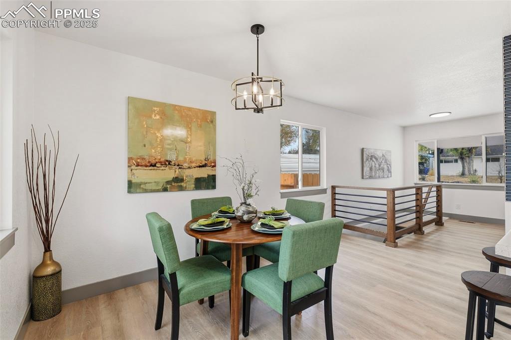 Image 13 of 47: Dining Area