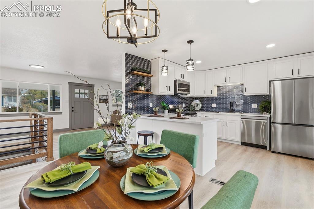 Image 14 of 47: Kitchen