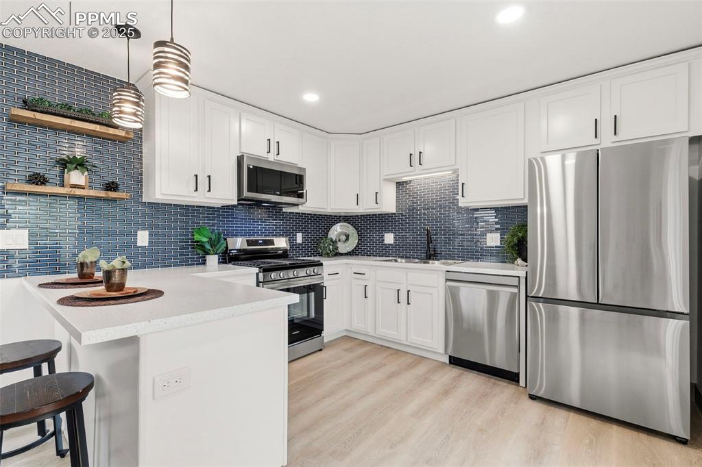 Image 15 of 47: Kitchen