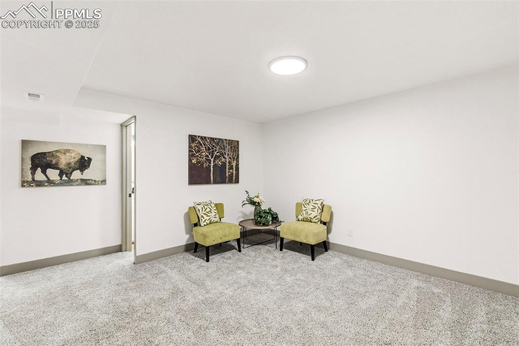 Image 25 of 47: Sitting Room