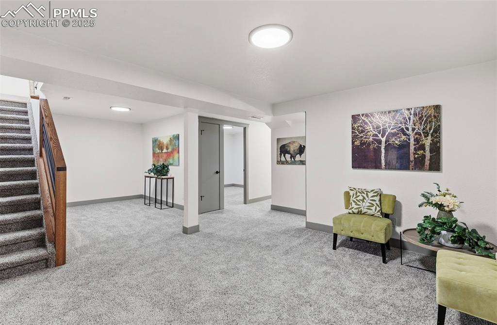 Image 26 of 47: Sitting Room