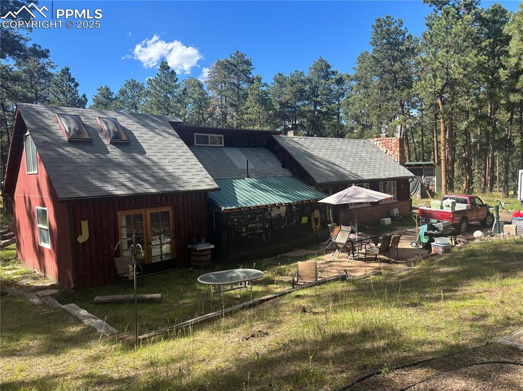 Image 2 of 12: Back of Structure