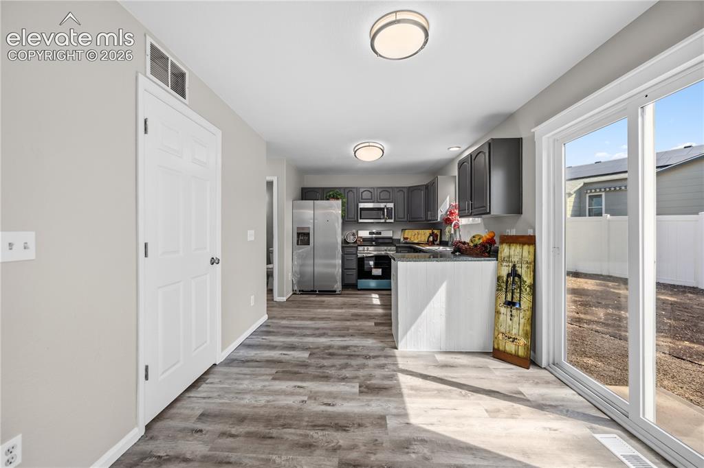 Image 9 of 48: Kitchen