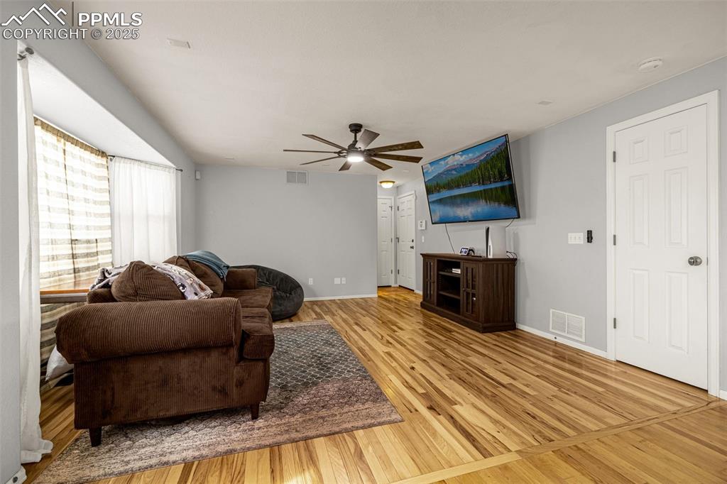 Image 14 of 46: Living Room