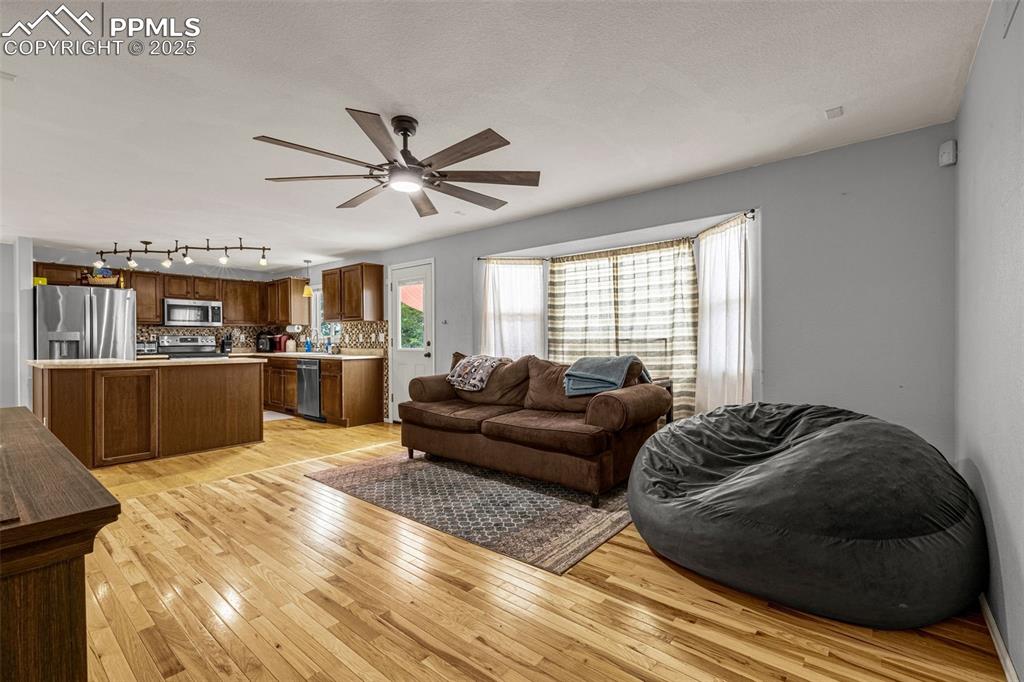 Image 15 of 46: Living Room